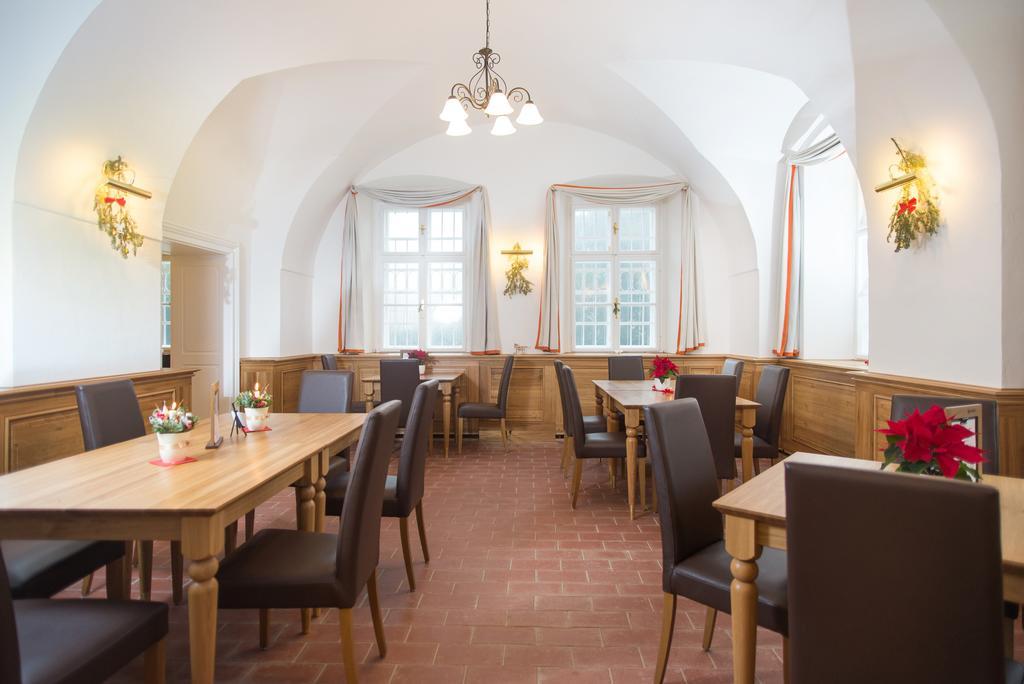Zamek Dukovany Hotel Eksteriør billede